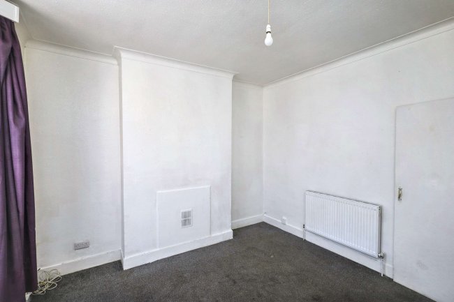 81 Sheringham Avenue, Manor Park, London  E12 5PF 10