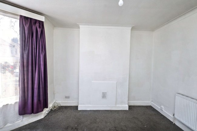 81 Sheringham Avenue, Manor Park, London  E12 5PF 10