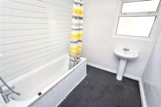 81 Sheringham Avenue, Manor Park, London  E12 5PF 10