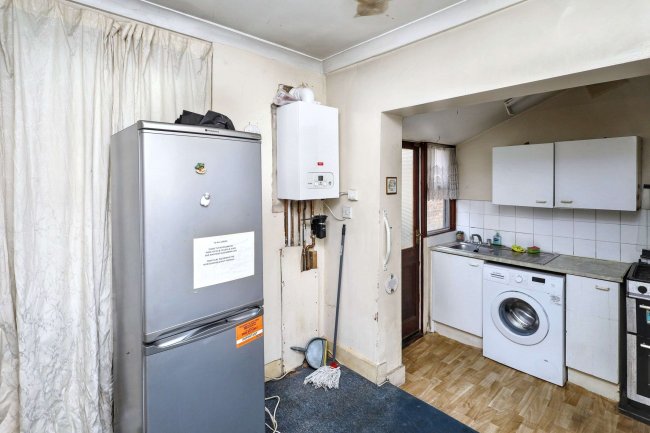 16A Green Street, Forest Gate, London E7 8BZ 6