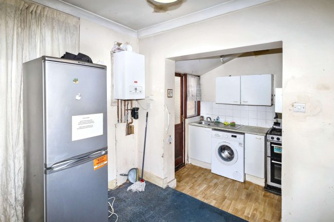 16A Green Street, Forest Gate, London E7 8BZ 6