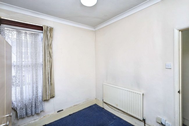 16A Green Street, Forest Gate, London E7 8BZ 6