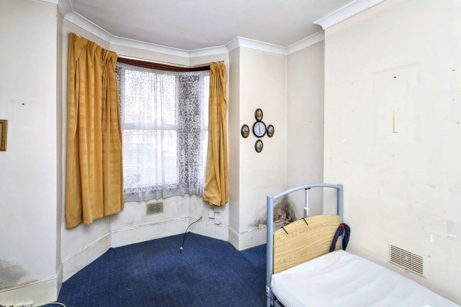 16A Green Street, Forest Gate, London E7 8BZ 6