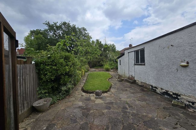 396 Watford Way, Hendon, London, NW4 4XE 6