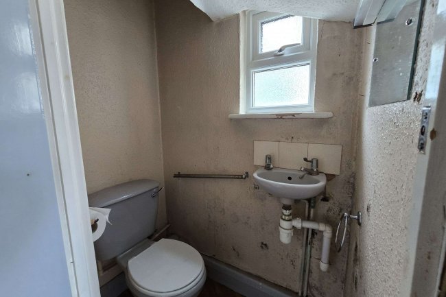 396 Watford Way, Hendon, London, NW4 4XE 6