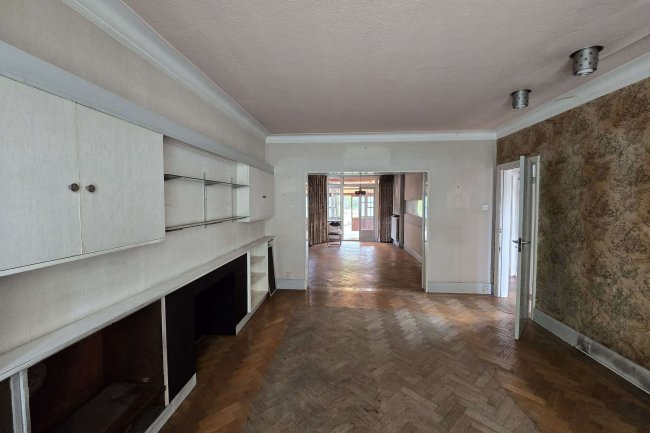 396 Watford Way, Hendon, London, NW4 4XE 6