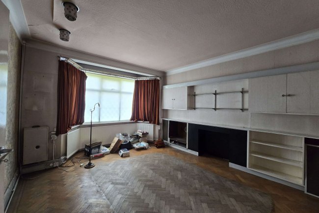 396 Watford Way, Hendon, London, NW4 4XE 6