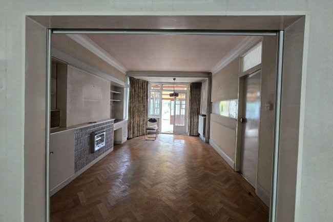 396 Watford Way, Hendon, London, NW4 4XE 6