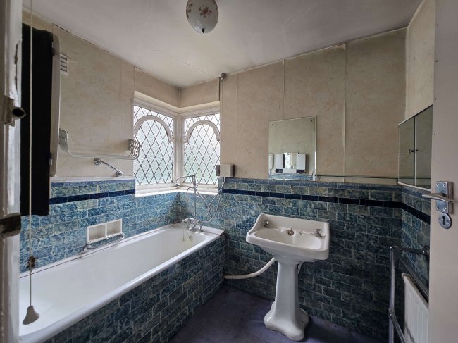 396 Watford Way, Hendon, London, NW4 4XE 6