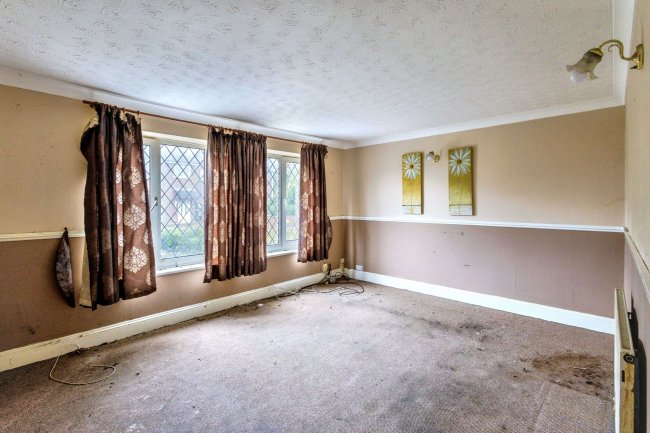 6 Welland Court, Burton Latimer, Kettering, Northamptonshire, NN15 5ST 8