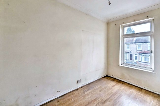 7 Frant Road, Thornton Heath, CR7 7JY 3