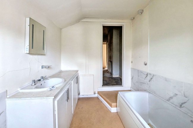 7 Frant Road, Thornton Heath, CR7 7JY 3