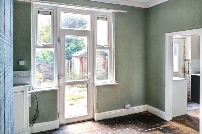 5 Blackpool Road, Ribbleton, Preston, Lancashire, PR2 6BS 8