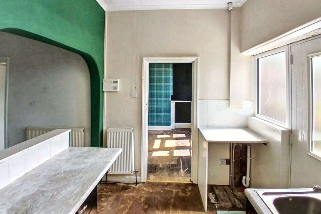 5 Blackpool Road, Ribbleton, Preston, Lancashire, PR2 6BS 8