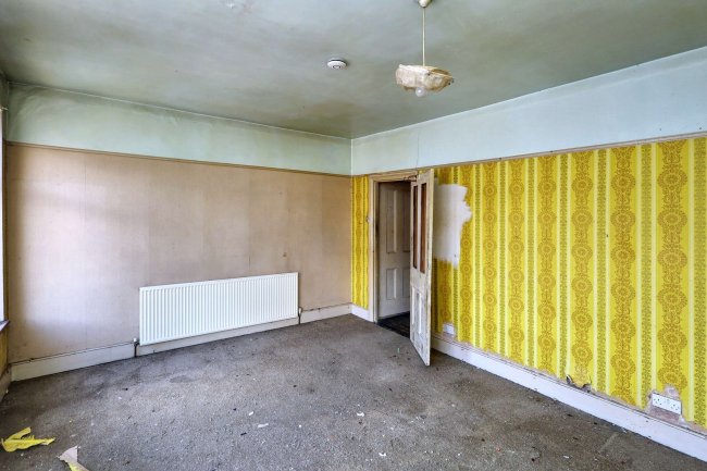 3 Ulverston Road, Walthamstow, London, E17 4BN 6