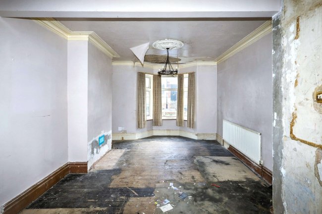 3 Ulverston Road, Walthamstow, London, E17 4BN 6