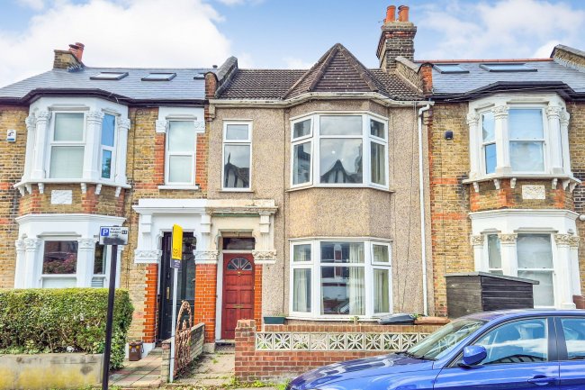 3 Ulverston Road, Walthamstow, London, E17 4BN 6