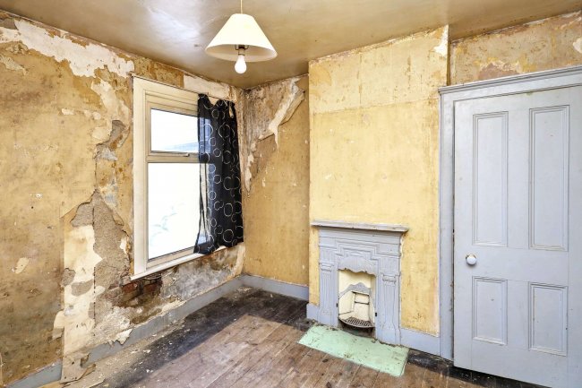 3 Ulverston Road, Walthamstow, London, E17 4BN 6