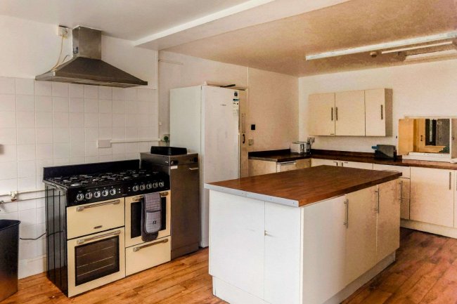 21 Elmbridge Road, Gloucester GL2 0NY 1