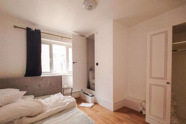 21 Elmbridge Road, Gloucester GL2 0NY 1