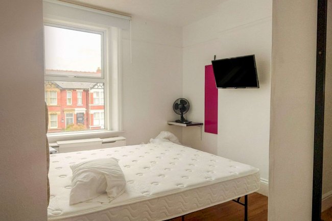 21 Elmbridge Road, Gloucester GL2 0NY 1