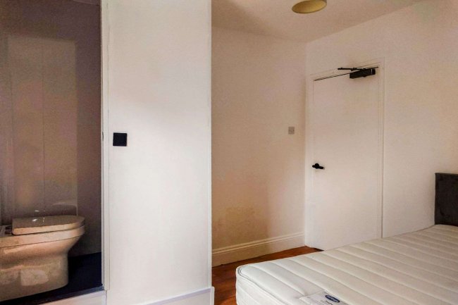 21 Elmbridge Road, Gloucester GL2 0NY 1