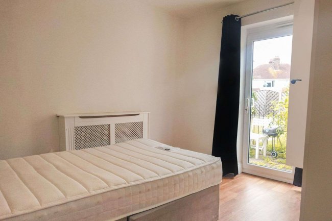 21 Elmbridge Road, Gloucester GL2 0NY 1