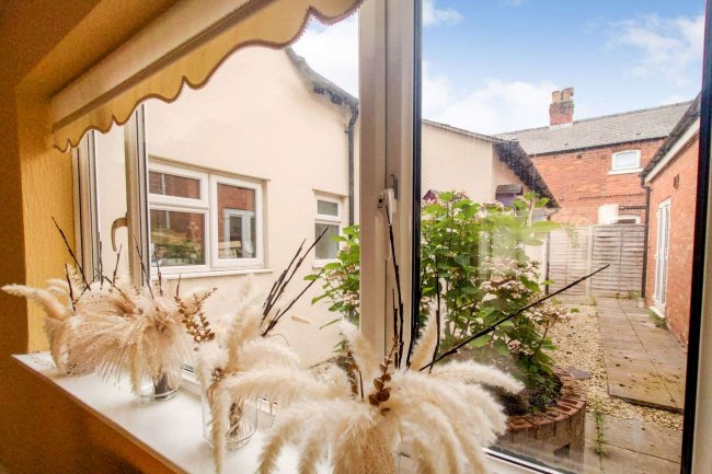 21 Elmbridge Road, Gloucester GL2 0NY 1