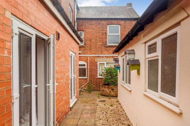 21 Elmbridge Road, Gloucester GL2 0NY 1