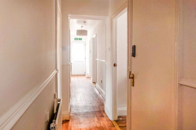 21 Elmbridge Road, Gloucester GL2 0NY 1