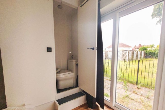 21 Elmbridge Road, Gloucester GL2 0NY 1