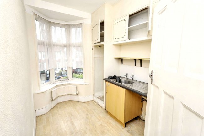 43 Hazelwood Lane, Palmers Green, London, N13 5EZ 1