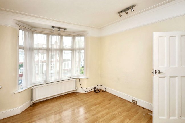 43 Hazelwood Lane, Palmers Green, London, N13 5EZ 1
