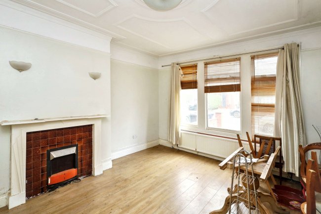 43 Hazelwood Lane, Palmers Green, London, N13 5EZ 1