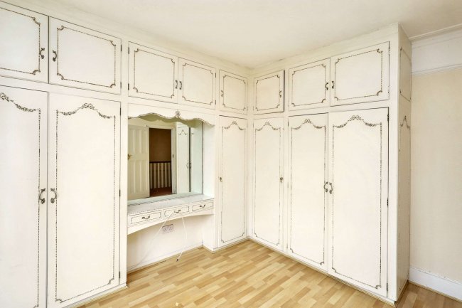 43 Hazelwood Lane, Palmers Green, London, N13 5EZ 1
