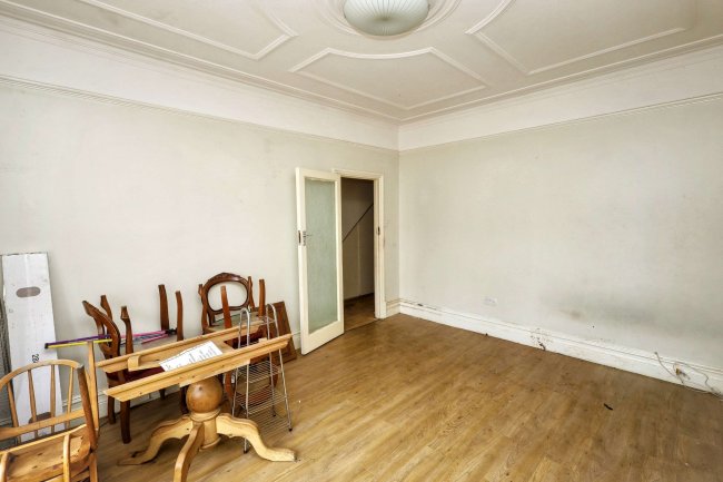 43 Hazelwood Lane, Palmers Green, London, N13 5EZ 1