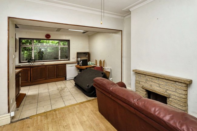 43 Hazelwood Lane, Palmers Green, London, N13 5EZ 1