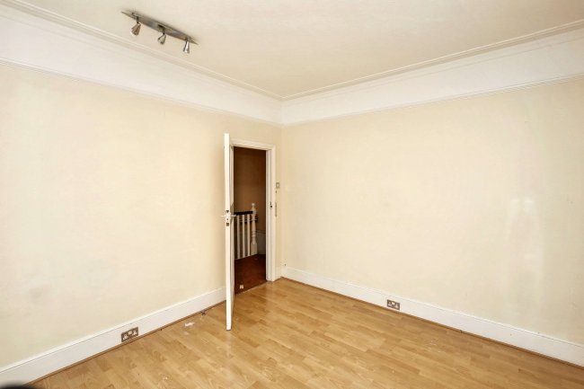 43 Hazelwood Lane, Palmers Green, London, N13 5EZ 1