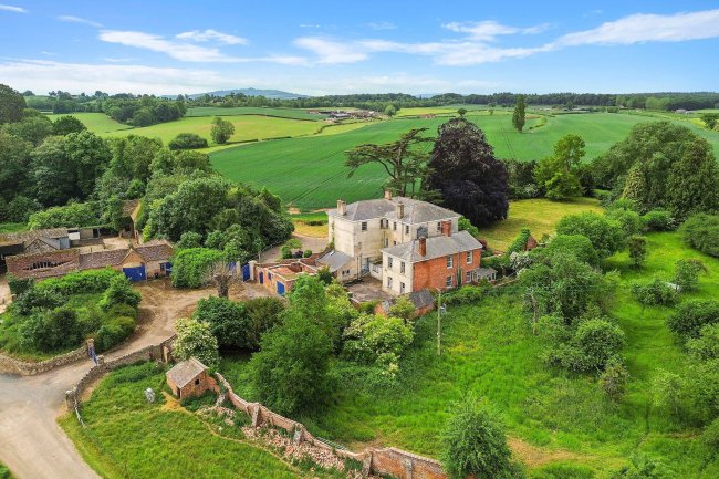 Boyce Court, Dymock, Nr Ledbury GL18 2BG 1