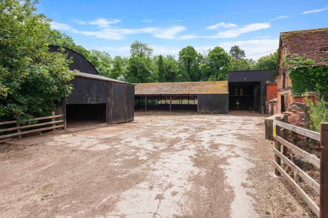 Boyce Court, Dymock, Nr Ledbury GL18 2BG 1