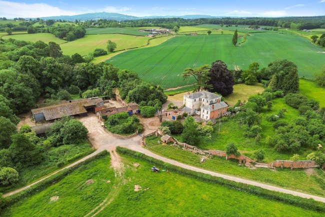 Boyce Court, Dymock, Nr Ledbury GL18 2BG 1