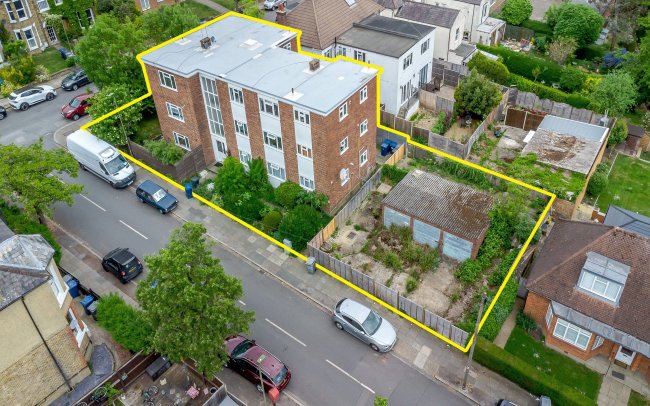 Sherwood Court & Garages at 132 Friern Park, London N12 9LX 10