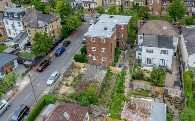 Sherwood Court & Garages at 132 Friern Park, London N12 9LX 10