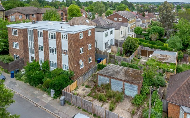 Sherwood Court & Garages at 132 Friern Park, London N12 9LX 10