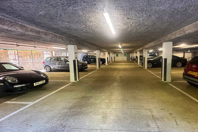 Rourke House, 3 Watermans Park, The Causeway, Staines Upon-Thames, TW18 3BA 25