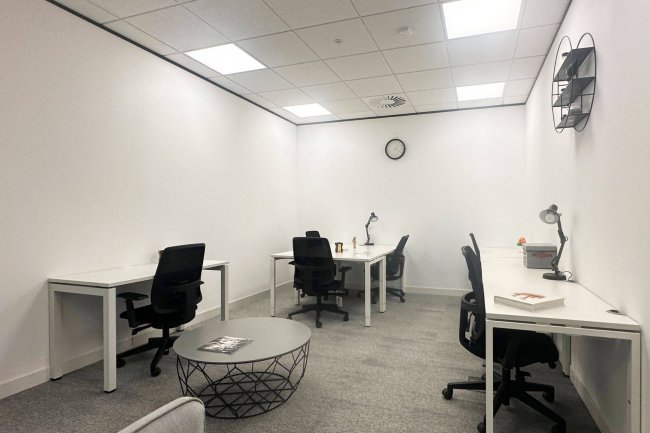 Rourke House, 3 Watermans Park, The Causeway, Staines Upon-Thames, TW18 3BA 25