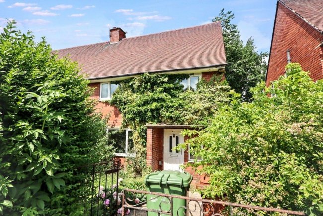 97 Princess Avenue, South Elmsall, Pontefract, WF9 2QX 6