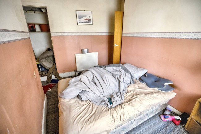 8 Victoria Place, Yeadon, Leeds, LS19 7HG 9