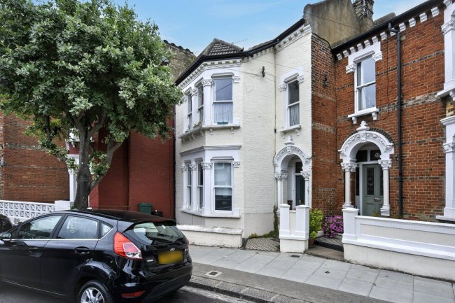 First Floor Flat,  89 Taybridge Road, Battersea, London SW11 5PX 5