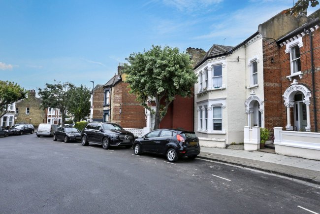First Floor Flat,  89 Taybridge Road, Battersea, London SW11 5PX 5
